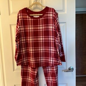 Carole Hochman red plaid pajama set P2X